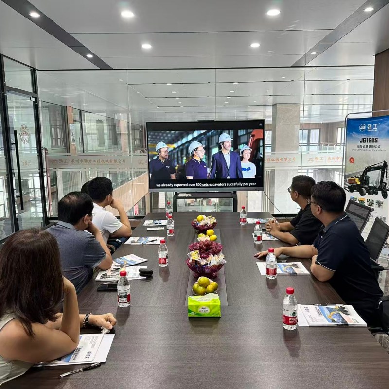 قام الوفد الفلبيني بزيارة مصنعنا وتفقده.