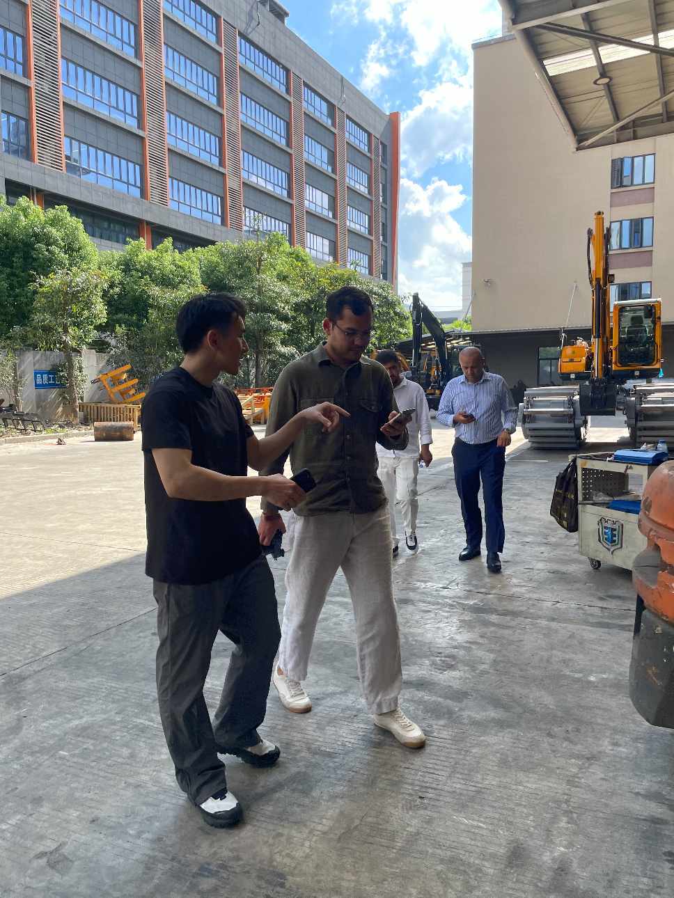 Purchasing Delegation from Uzbekistan Visits Quanzhou JINGGONG Machinery Equipment Co., Ltd. for Factory Inspection & Long-term Central Asia Equipment Cooperation